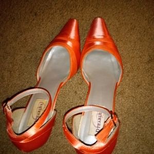 Donated Peach satin 👠